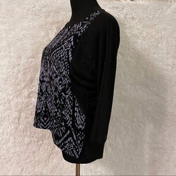 Chico's Women's Velvet Front Half Sleeve Shirt - Picture 5 of 9